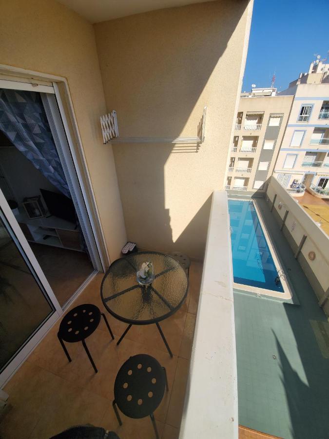 Appartement Proche Plage Avec Piscine En Centre Ville Torrevieja Dış mekan fotoğraf